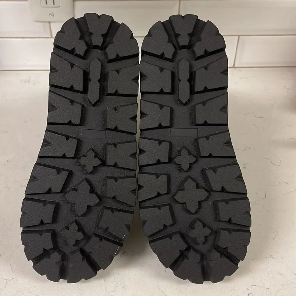 Jambu ICICLE Women’s Puffy Winter Boot Size 10, Worn Once